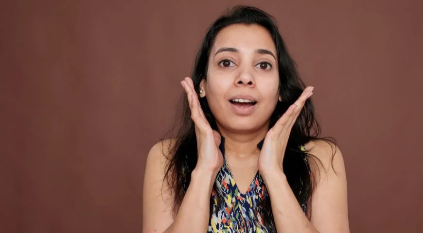 7 Subtle Signs Someone Finds You Attractive | Tanu Choksi